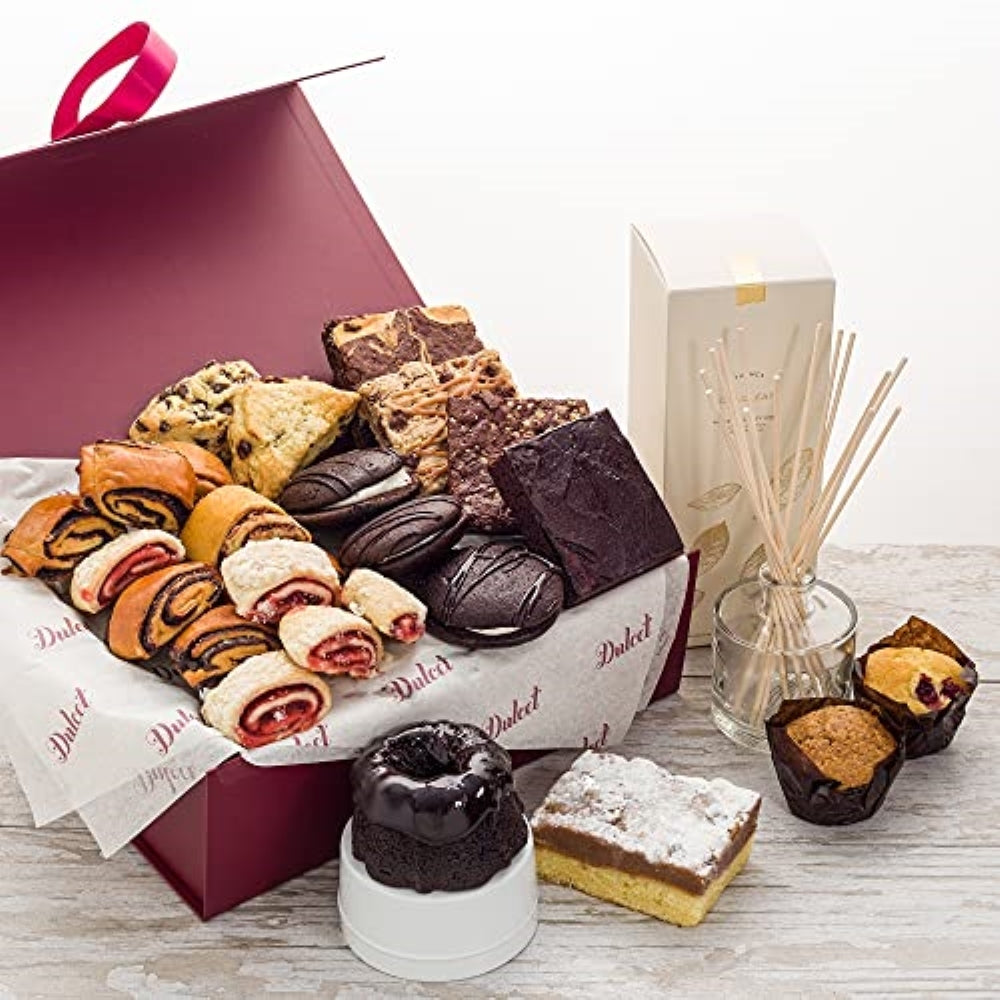 Deluxe Pastry and Diffuser Gift Set
